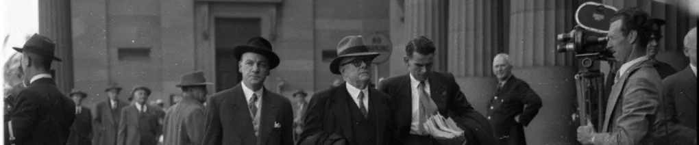 Dr Bert Evatt arrives to testify at the Royal Commission on Espionage in 1954